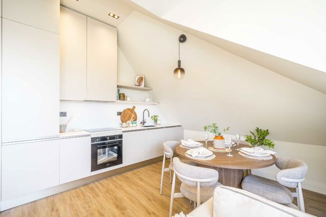 Flat 9, 42, Creswick Road, Acton photo 3