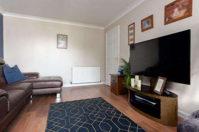 45, Limepark Crescent, Kelty photo 3