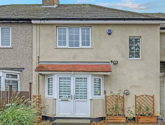 Thumbnail Semi-detached house to rent in Squirrels Heath Road, Harold Wood, Romford