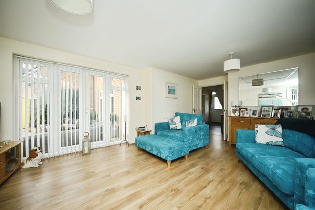 4, Leighton Drive, Taunton photo 3