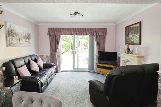 98, Purfleet Road, South Ockendon photo 4