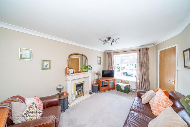 4, Burnet Grove, Wolverhampton photo 2