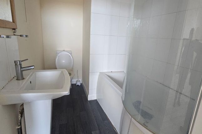 Flat I, 2, Freeman Street, Grimsby photo 4