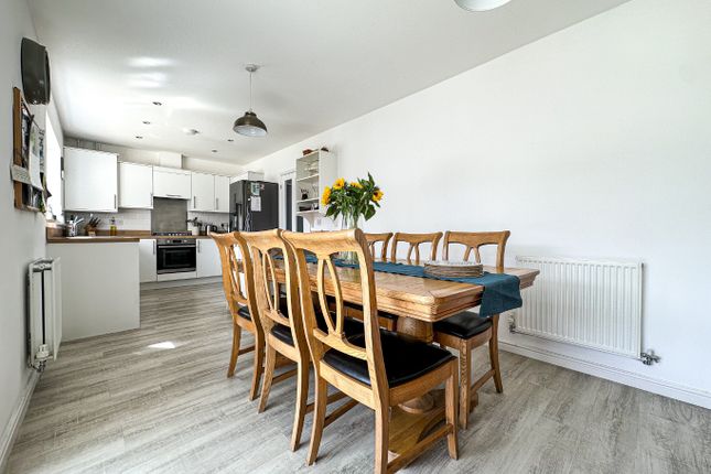 18 Halletts Road, Monkton Heathfield, Somerset photo 3