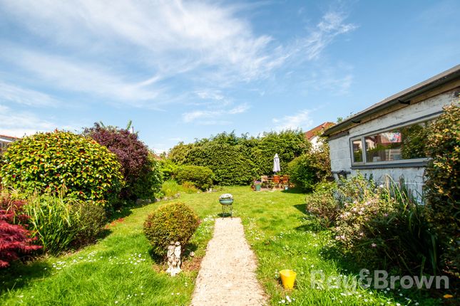 102 Manor Way, Cardiff photo 3