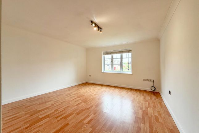 18, Oak Tree Court, York photo 3