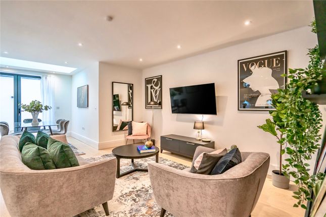(SHORT LET) Flat 2, 64, Lincoln's Inn Fields, London photo 2