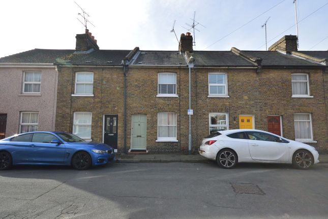 Terraced house to rent in Orchard Street, Chelmsford