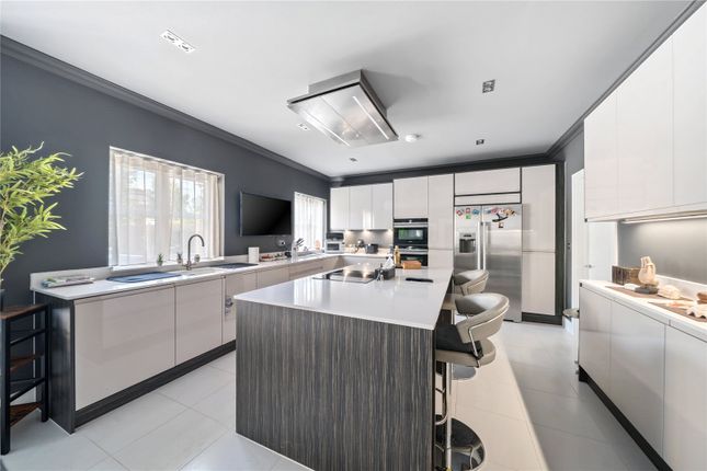 Thornfield, 8, Lynne Walk, Esher photo 3