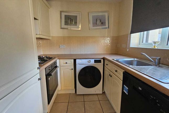 8, Orchestra Court, Edgware photo 4