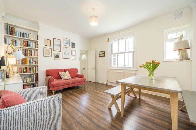 Flat for sale in Earlsfield Road, Earlsfield