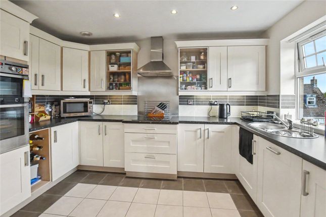 11, High Royds Drive, Ilkley photo 4