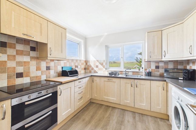 11, Atlantic Close, Bude photo 4