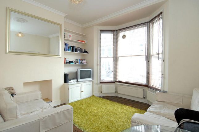 Flat to rent in Halford Road, London