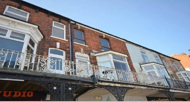 Thumbnail Flat to rent in Alexandra Road, Cleethorpes