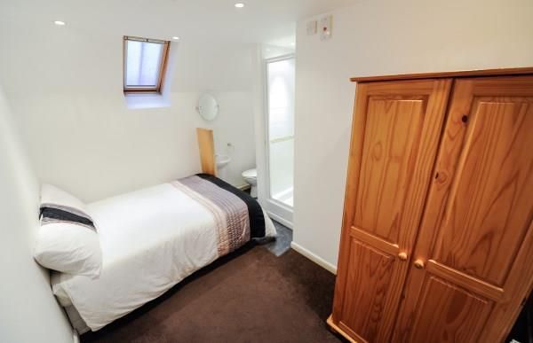 Room to rent in Swanpool Walk, Worcester