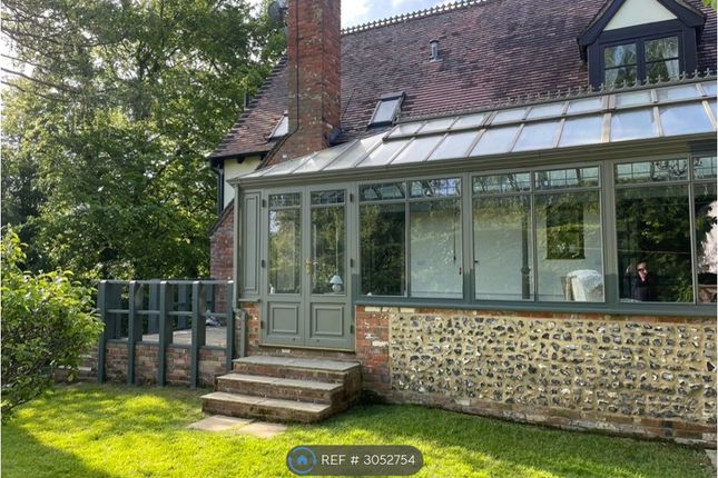Bank End Lodge, Forty Green, Beaconsfield photo 2