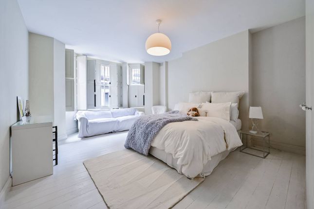 Flat for sale in Montagu Mansions, Marylebone, London