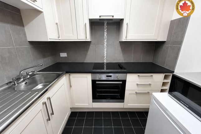 61 Homebeech House, Woking photo 3