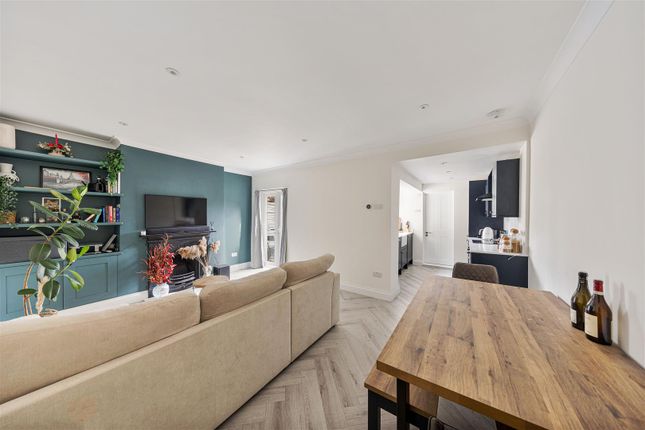 Flat for sale in Hermon Hill, London