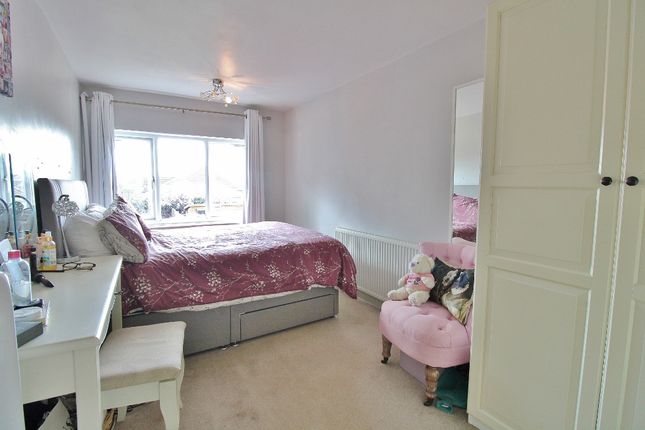 28, Foster Close, Stubbington photo 4