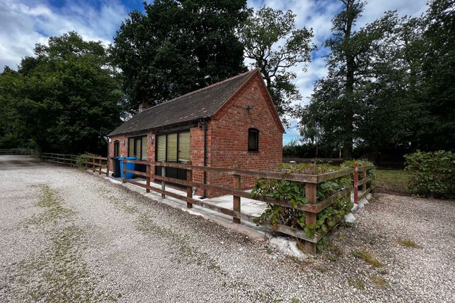 Detached bungalow to rent in Cranmoor, Wrottesley Park, Wolverhampton WV8