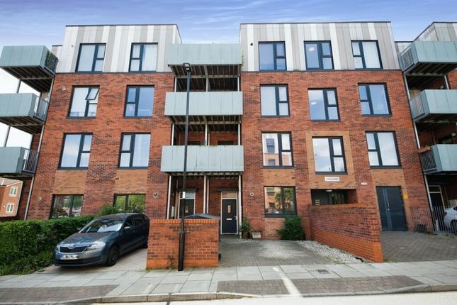 Flat for sale in Canning Square, Enfield