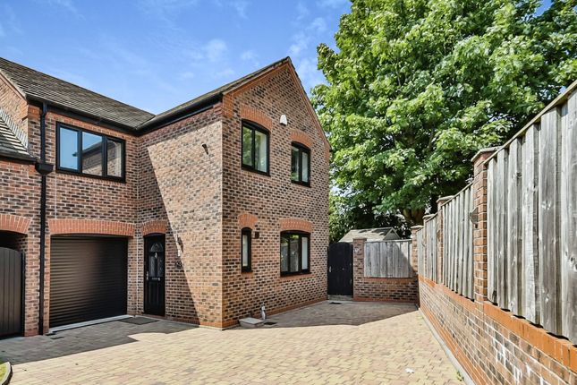 Thumbnail Link-detached house for sale in Daisy Close, Ashton-Under-Lyne, Greater Manchester