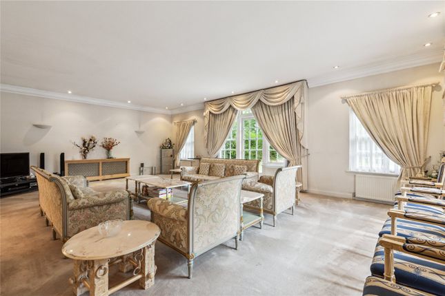 Orchard Lea 19, Winnington Road, London photo 3