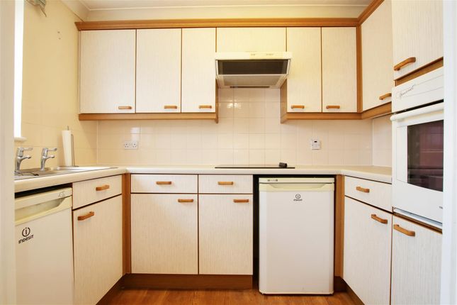 32 Acorn Court, High Street, Waltham Cross photo 4