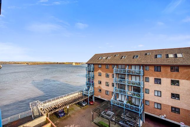 Flat for sale in West Street, Gravesend