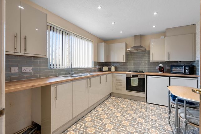 2-bed house on 4, St. James Gardens, Bedworth, £230,000