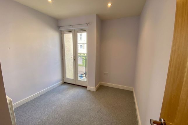 Flat 5, 109 Southgate Street, Gloucester photo 4