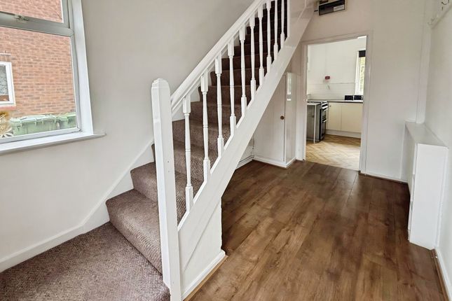 23, Bredon Avenue, Kidderminster photo 2