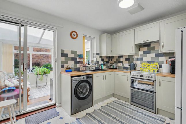 46, Clover Fields, Nottingham photo 5