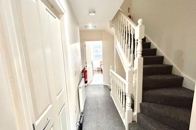 Terraced house to rent in New Street, Leamington Spa