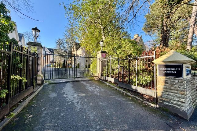 8, Dundreggan Gardens, Didsbury photo 2
