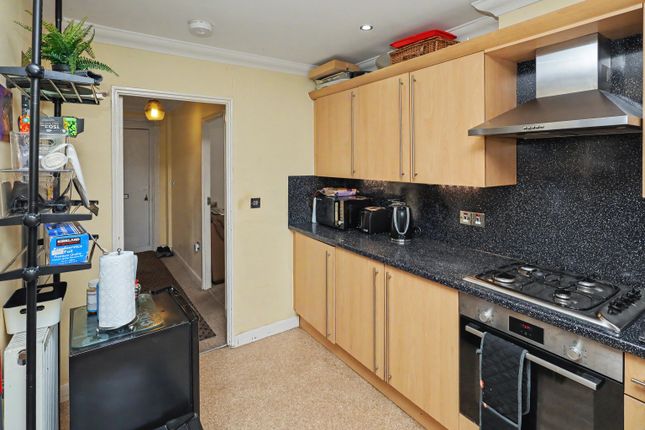 15 Jessel Drive, Loughton photo 4