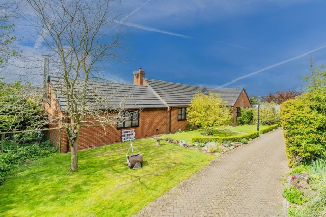 Thumbnail Detached bungalow for sale in The Applegarth, Long Buckby, Northampton