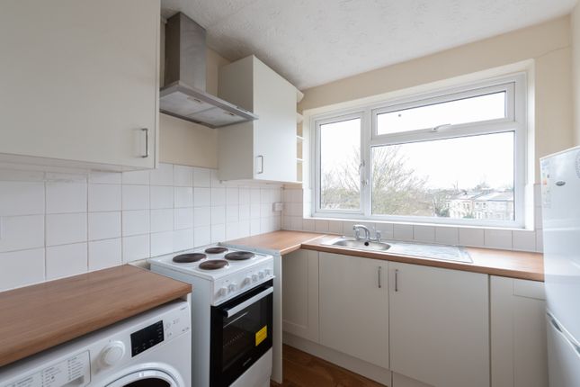 Flat to rent in Kingswood Road, Leytonstone, London