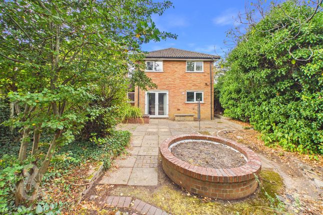 6-bed semi-detached on 1, Houghton Close, Norwich, £1,700/mo