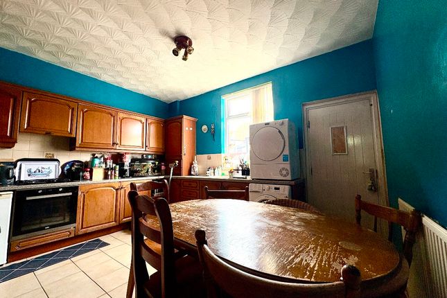 27 Lord Street, Kearsley, Bolton photo 3