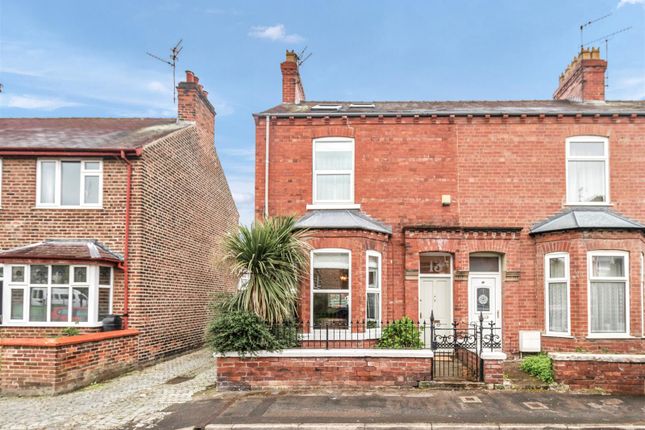 End terrace house for sale in Murray Street, York