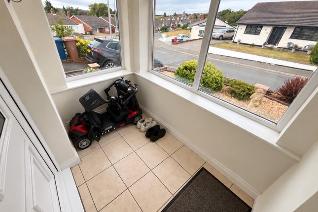 9, Brooklyn Road, Burntwood photo 2