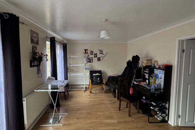 7, Earls Close, Milton Keynes photo 3