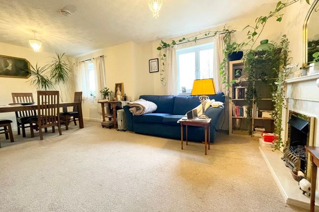 23b, Lloyd Close, Cheltenham photo 2