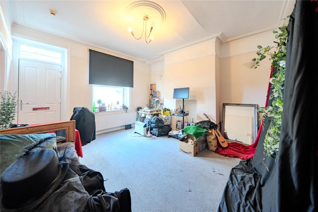 19, Kirkham Street, West Yorkshire photo 2
