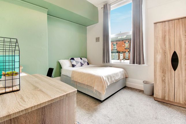 Flat 1, 205, HYDE PARK ROAD, Leeds photo 2