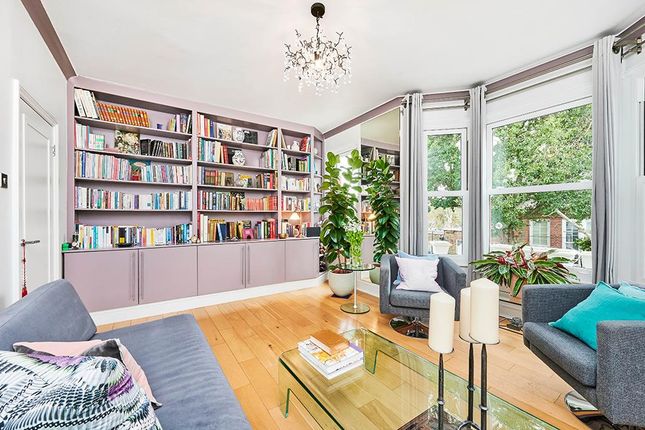 Flat for sale in Woodlawn Road, London