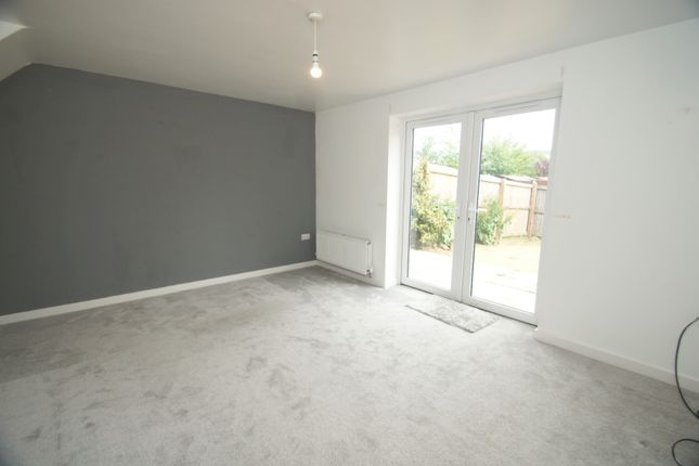 23, Marsh View, West Yorkshire photo 4